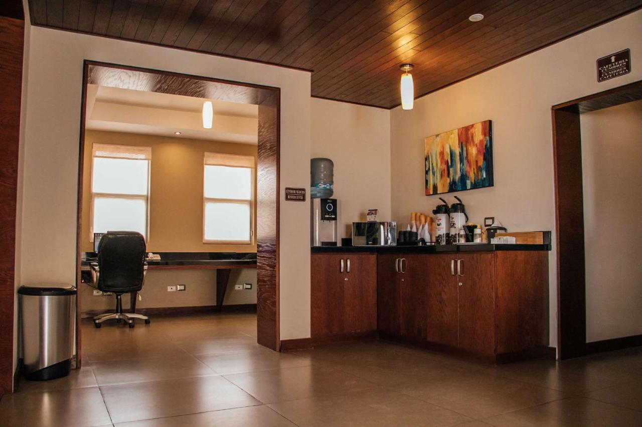 Best Western Cumbres Inn Cd. Cuauhtemoc Экстерьер фото