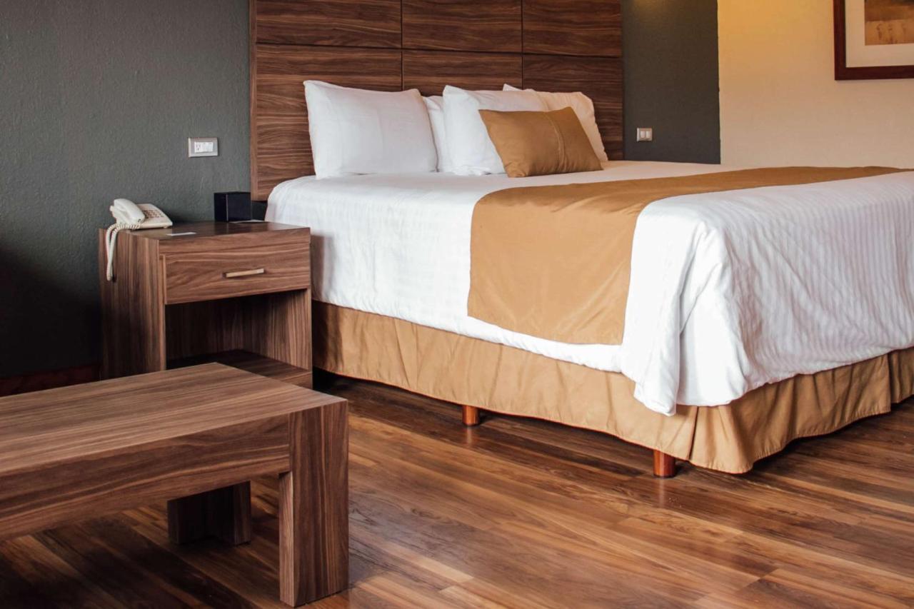 Best Western Cumbres Inn Cd. Cuauhtemoc Экстерьер фото
